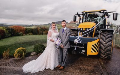 LUCY & JAMES – THREE HORSESHOES